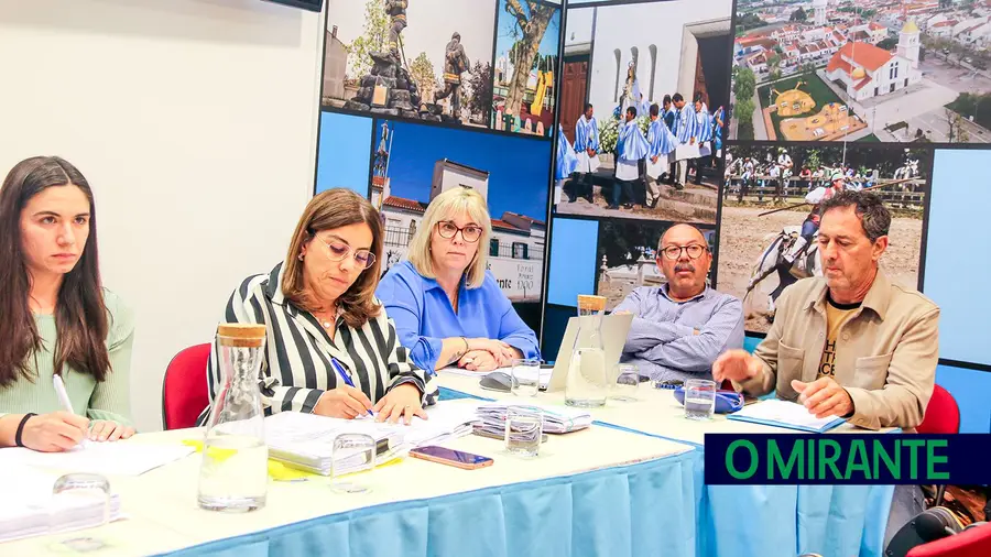 Autarcas da CDU em Benavente não se entendem e agendam duas reuniões em simultâneo Autarcas da CDU em Benavente não se entendem e agendam duas reuniões em simultâneo