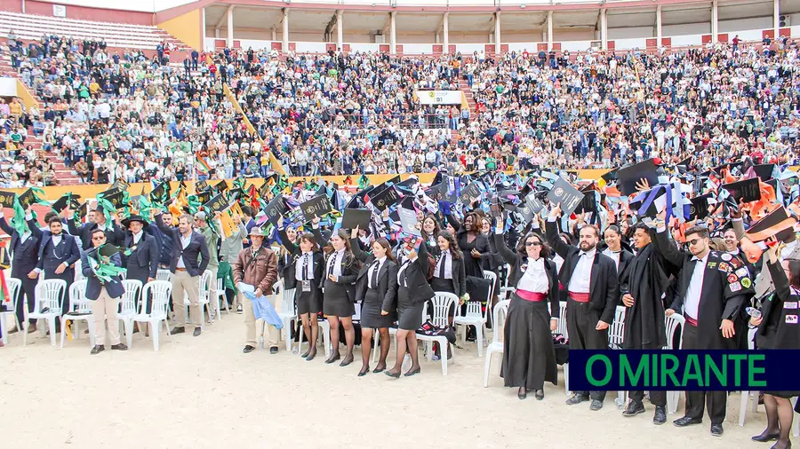 Bênção das pastas juntou centenas de estudantes em Santarém Bênção das pastas juntou centenas de estudantes em Santarém