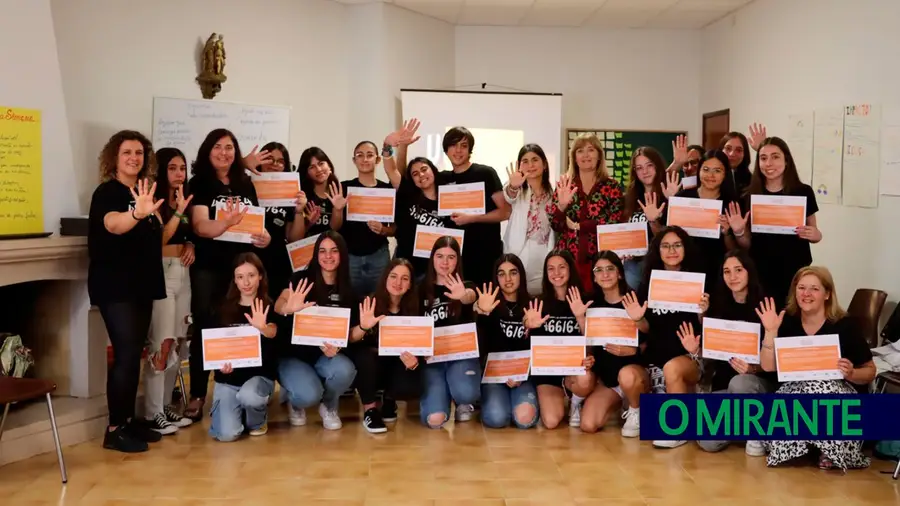 Alunos de Ourém receberam certificados da Academia de Líderes Ubuntu