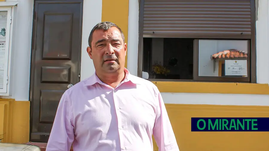 Autarca de Mouriscas suspenso de associação local por suspeitas de assédio a funcionárias e desvio de bens Autarca de Mouriscas suspenso de associação local por suspeitas de assédio a funcionárias e desvio de bens