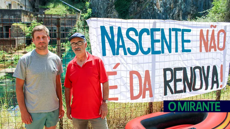 Populares voltaram à nascente do Almonda e Renova apresenta nova queixa por invasão de propriedade privada Populares voltaram à nascente do Almonda e Renova apresenta nova queixa por invasão de propriedade privada