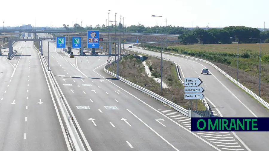 Distrital de Santarém do PSD pede conclusão da A13 a reboque o novo aeroporto Distrital de Santarém do PSD pede conclusão da A13 a reboque o novo aeroporto