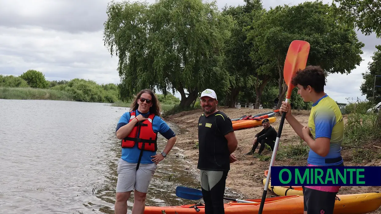 Encontro de canoagem na Praia Doce em Salvaterra de Magos