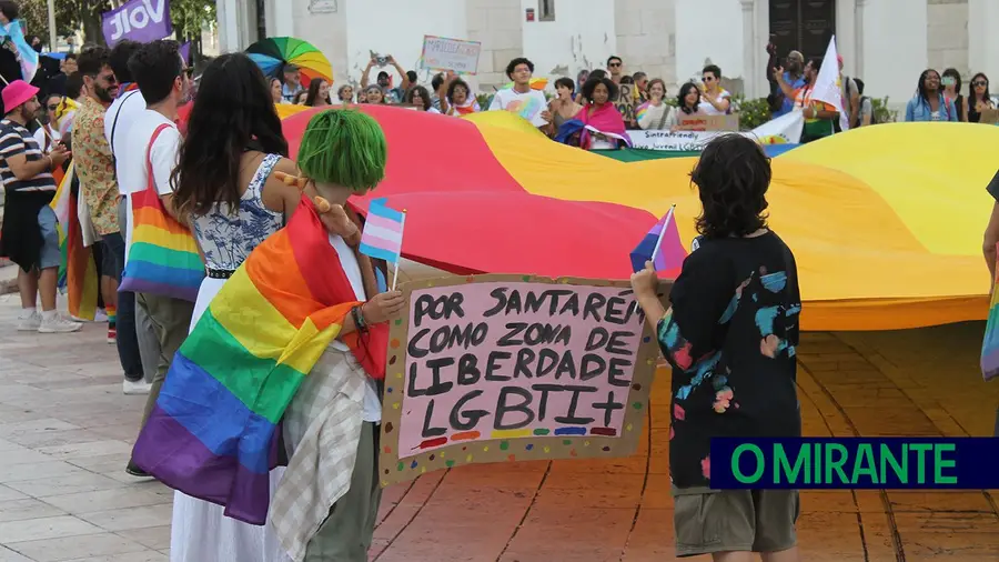 Comissão do Orgulho de Santarém organiza debate sobre experiências antes do 25 de Abril