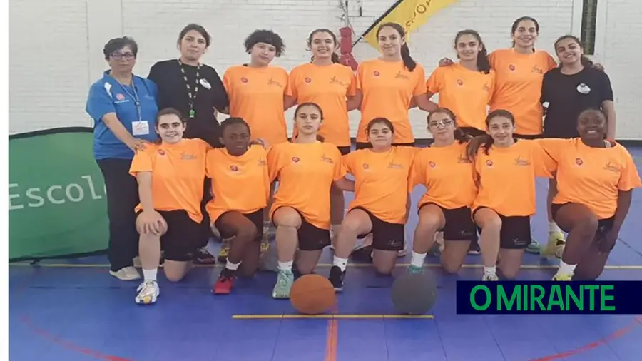 Equipa feminina de basquetebol da Ginestal Machado é campeã regional Equipa feminina de basquetebol da Ginestal Machado é campeã regional