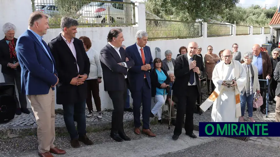 Centro Social e Paroquial da Freguesia de Atouguia tem nova viatura Centro Social e Paroquial da Freguesia de Atouguia tem nova viatura