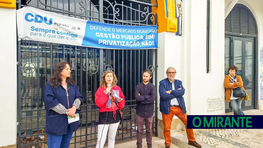 CDU de Santarém agarrou-se ao mercado como um cão a um osso CDU de Santarém agarrou-se ao mercado como um cão a um osso
