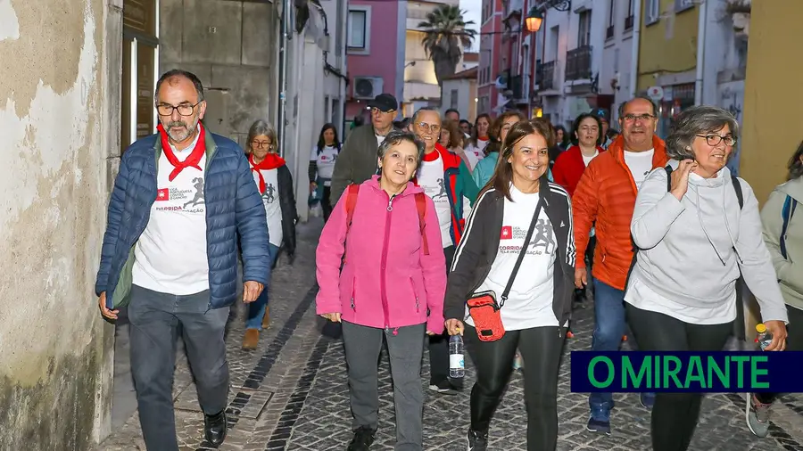 Caminhada nocturna em Santarém para apoiar investigação oncológica Caminhada nocturna em Santarém para apoiar investigação oncológica