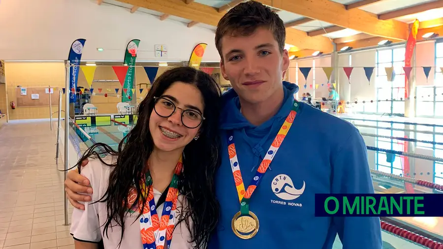 Rafaela Mendes e Afonso Pinho campeões nacionais de desporto escolar em natação