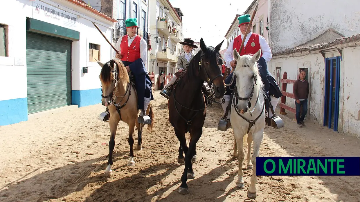 Homenagem ao campino foi momento solene da Feira de Maio em Azambuja