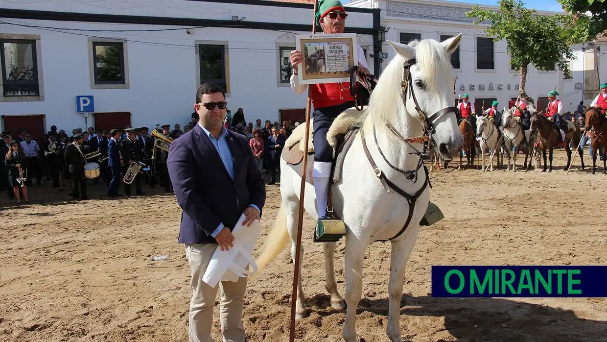 Homenagem ao campino foi momento solene da Feira de Maio em Azambuja