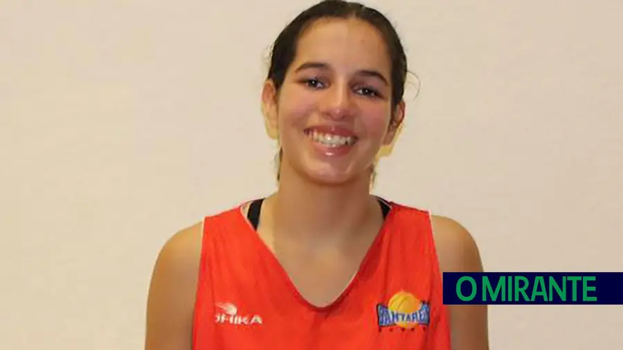 Maria Fidalgo chamada à selecção nacional sub-15 de basquetebol Maria Fidalgo chamada à selecção nacional sub-15 de basquetebol