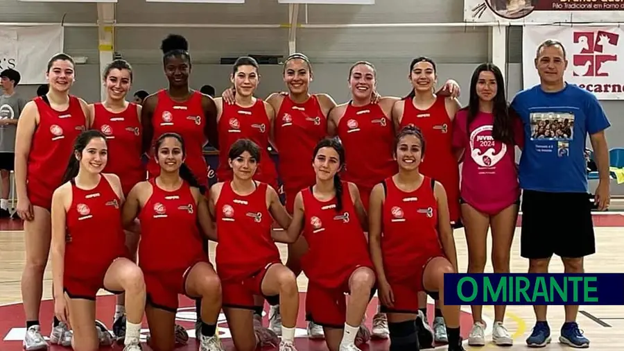 Estudantes de Vialonga campeãs nacionais de basquetebol escolar