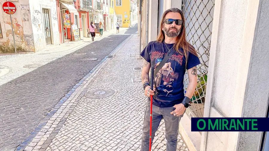 Manuel Antunes sente na pele as marcas do estacionamento abusivo em Santarém Manuel Antunes sente na pele as marcas do estacionamento abusivo em Santarém