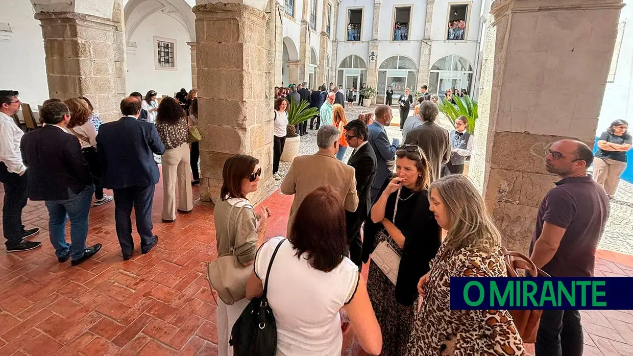 Elementos do Pessoas 2030 e da Comissão Europeia na Escola Profissional do Vale do Tejo