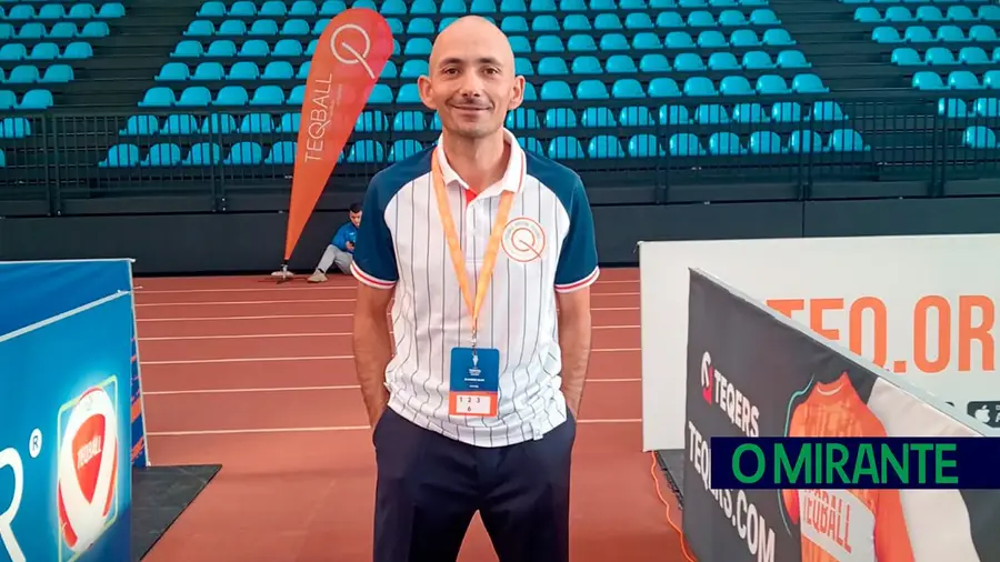 Ricardo Silva dos "Caixeiros" de Santarém estreia-se como árbitro internacional de Teqball Ricardo Silva dos "Caixeiros" de Santarém estreia-se como árbitro internacional de Teqball