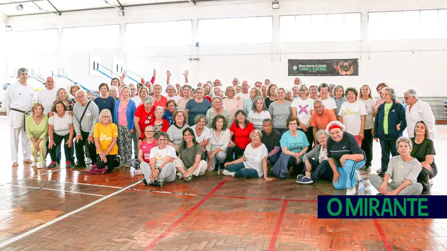 Presidente da Câmara do Cartaxo vestiu o kimono para dar uma aula de Karaté Presidente da Câmara do Cartaxo vestiu o kimono para dar uma aula de Karaté