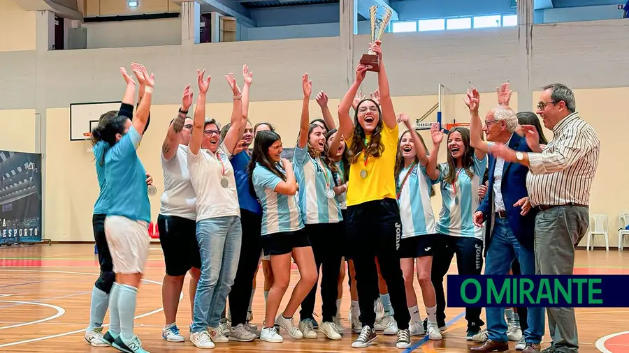 Federação distingue Vitória de Santarém como referência no futsal de formação Federação distingue Vitória de Santarém como referência no futsal de formação