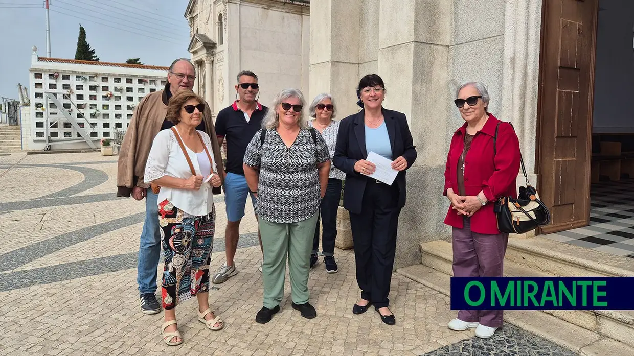 Vila Franca de Xira honra ícones do concelho com visita guiada no cemitério