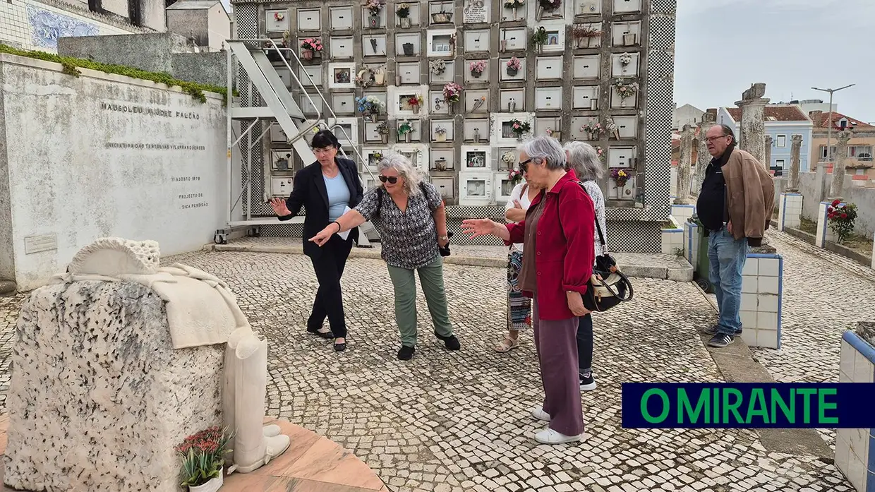 Vila Franca de Xira honra ícones do concelho com visita guiada no cemitério