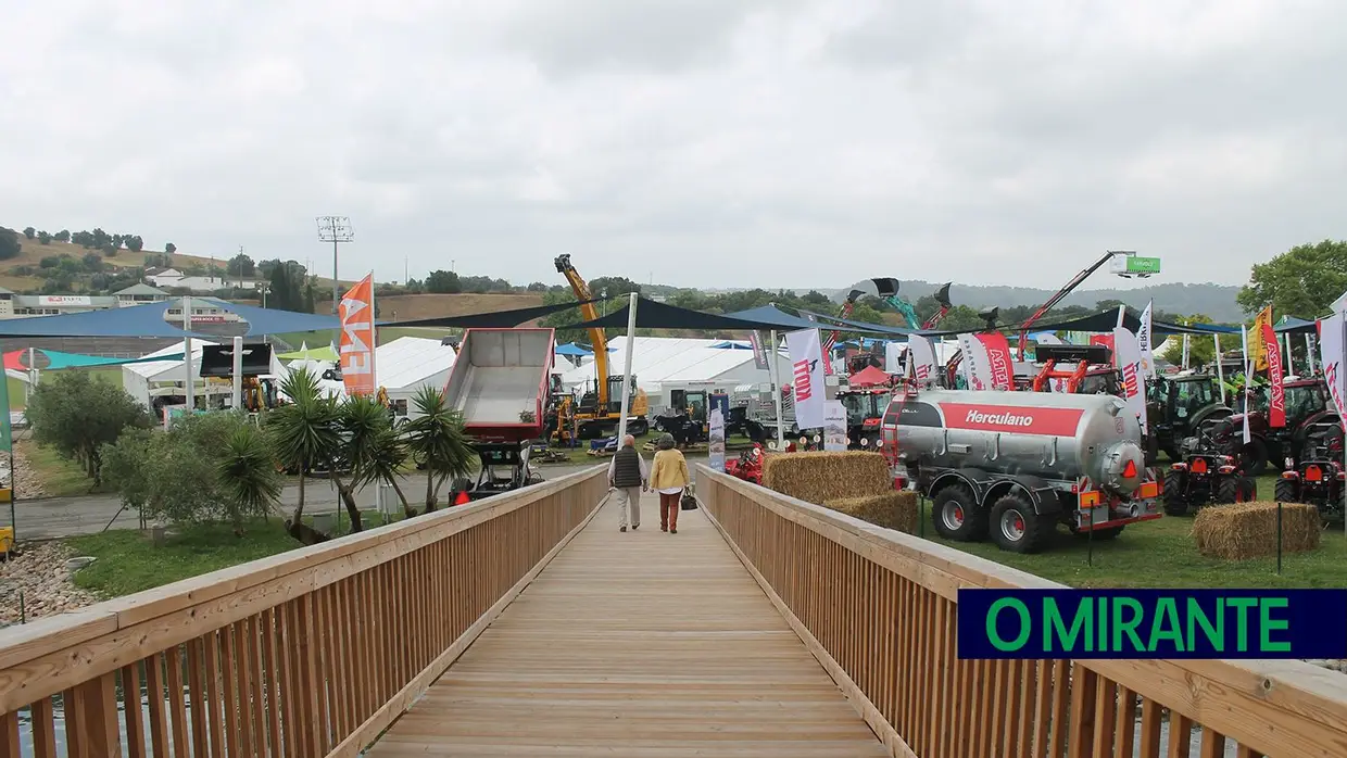 Feira Nacional de Agricultura inaugurada com visita rápida do Presidente da República