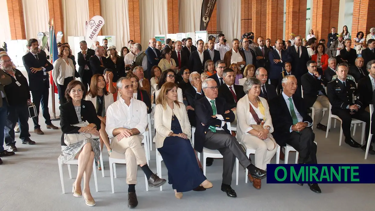 Feira Nacional de Agricultura inaugurada com visita rápida do Presidente da República