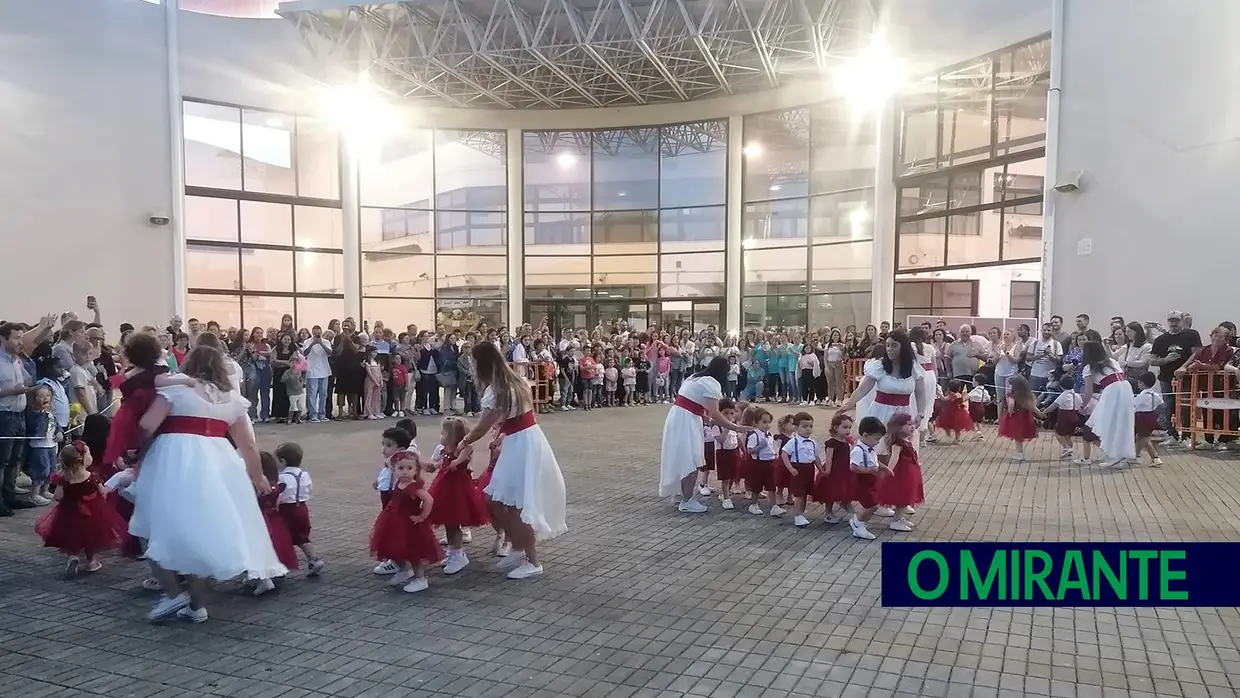 Noite de festa em Ourém com arraial e marchas populares