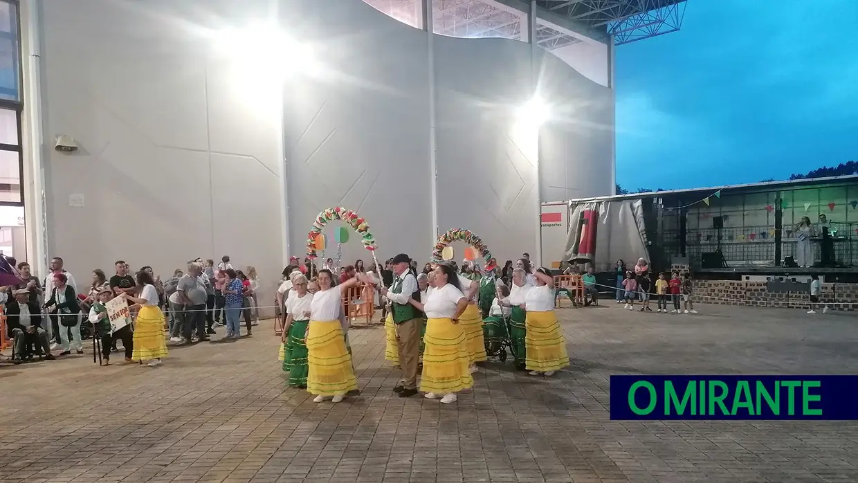 Noite de festa em Ourém com arraial e marchas populares