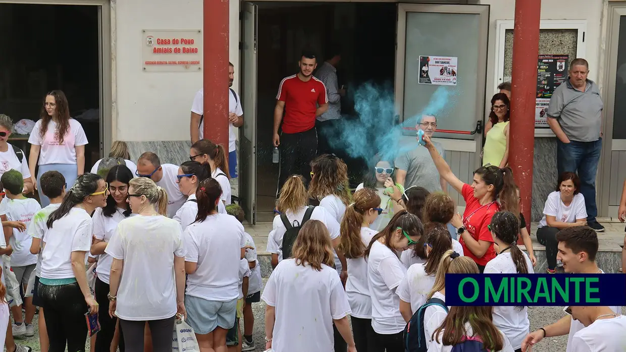 Cor e juventude nos festejos populares em Amiais de Baixo