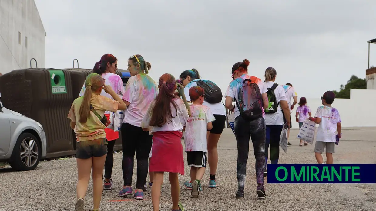 Cor e juventude nos festejos populares em Amiais de Baixo