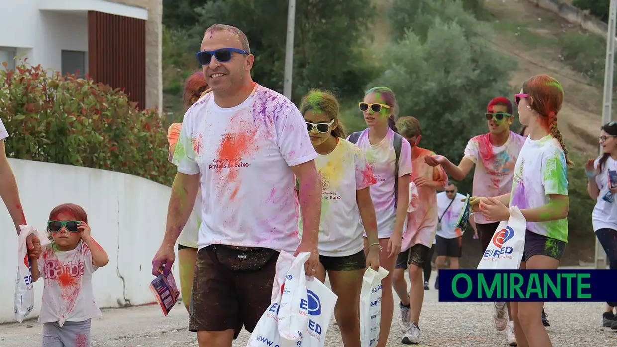 Cor e juventude nos festejos populares em Amiais de Baixo