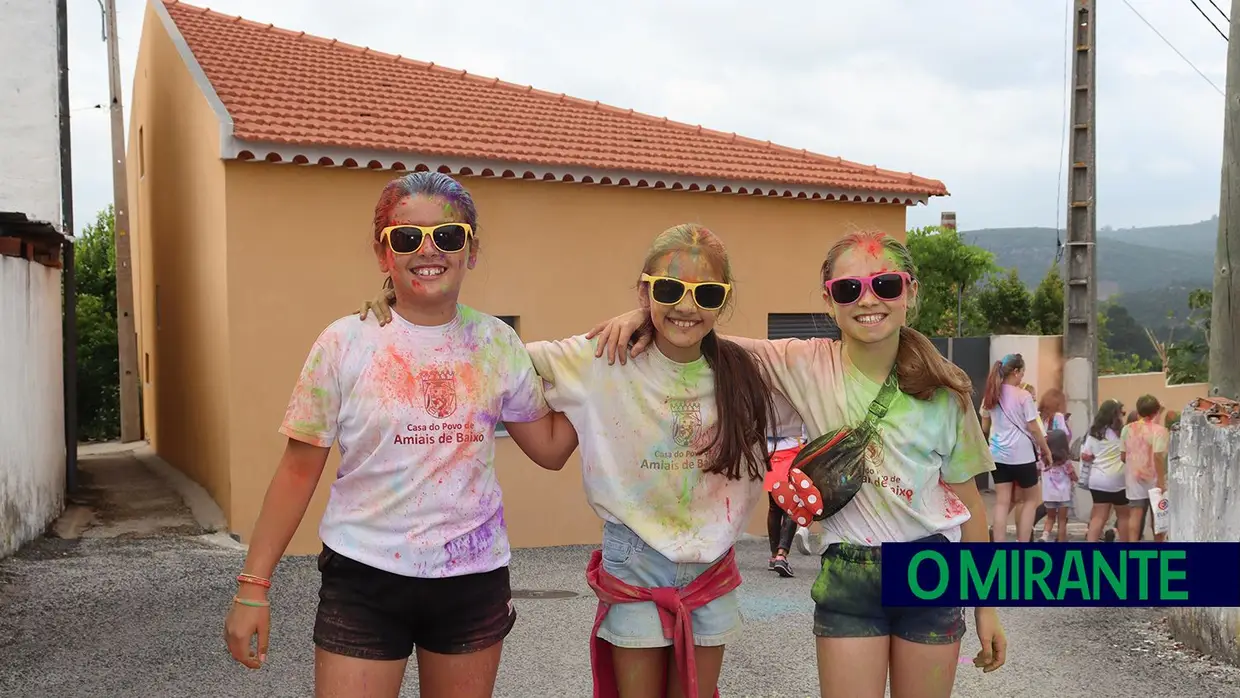 Cor e juventude nos festejos populares em Amiais de Baixo