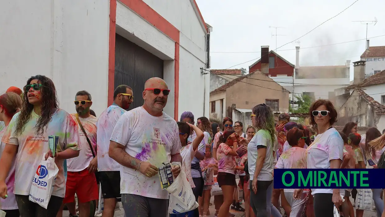 Cor e juventude nos festejos populares em Amiais de Baixo