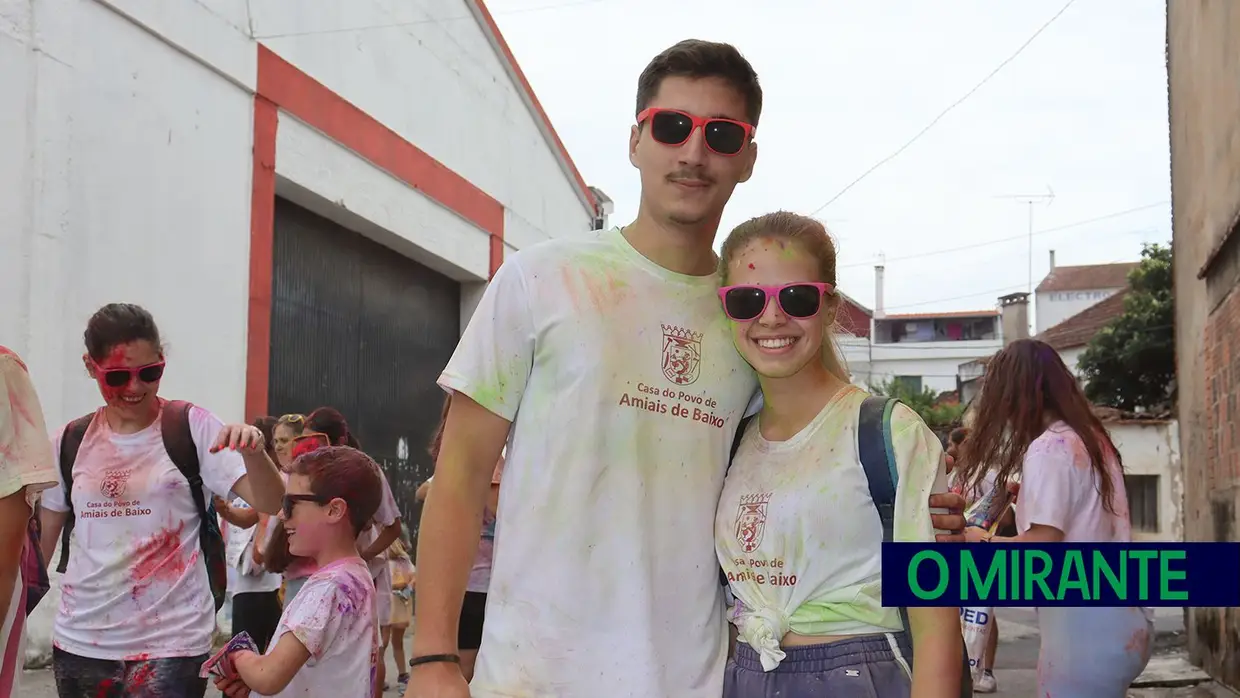 Cor e juventude nos festejos populares em Amiais de Baixo