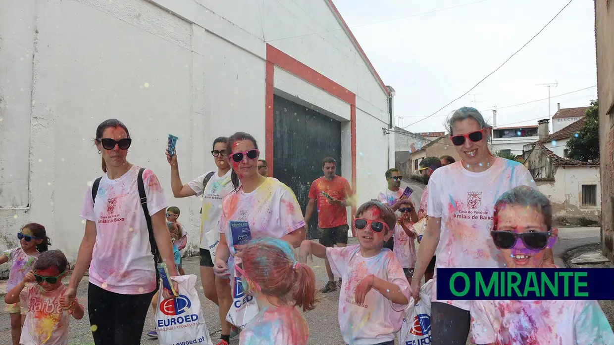 Cor e juventude nos festejos populares em Amiais de Baixo