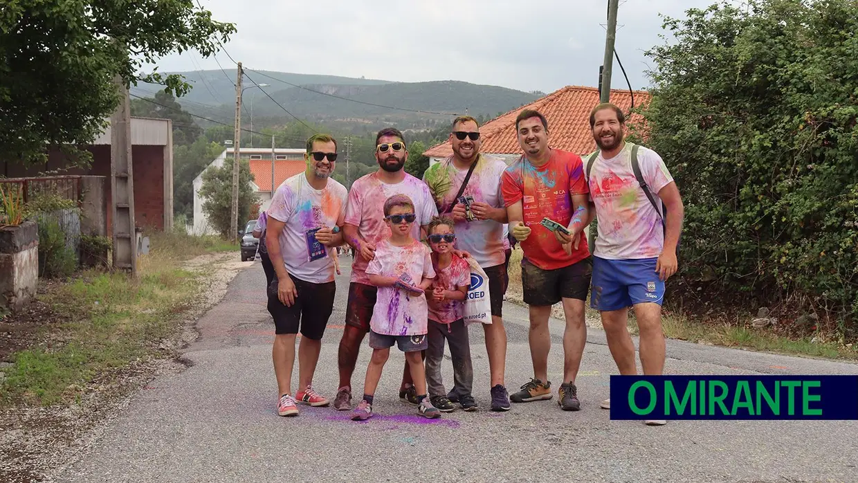 Cor e juventude nos festejos populares em Amiais de Baixo