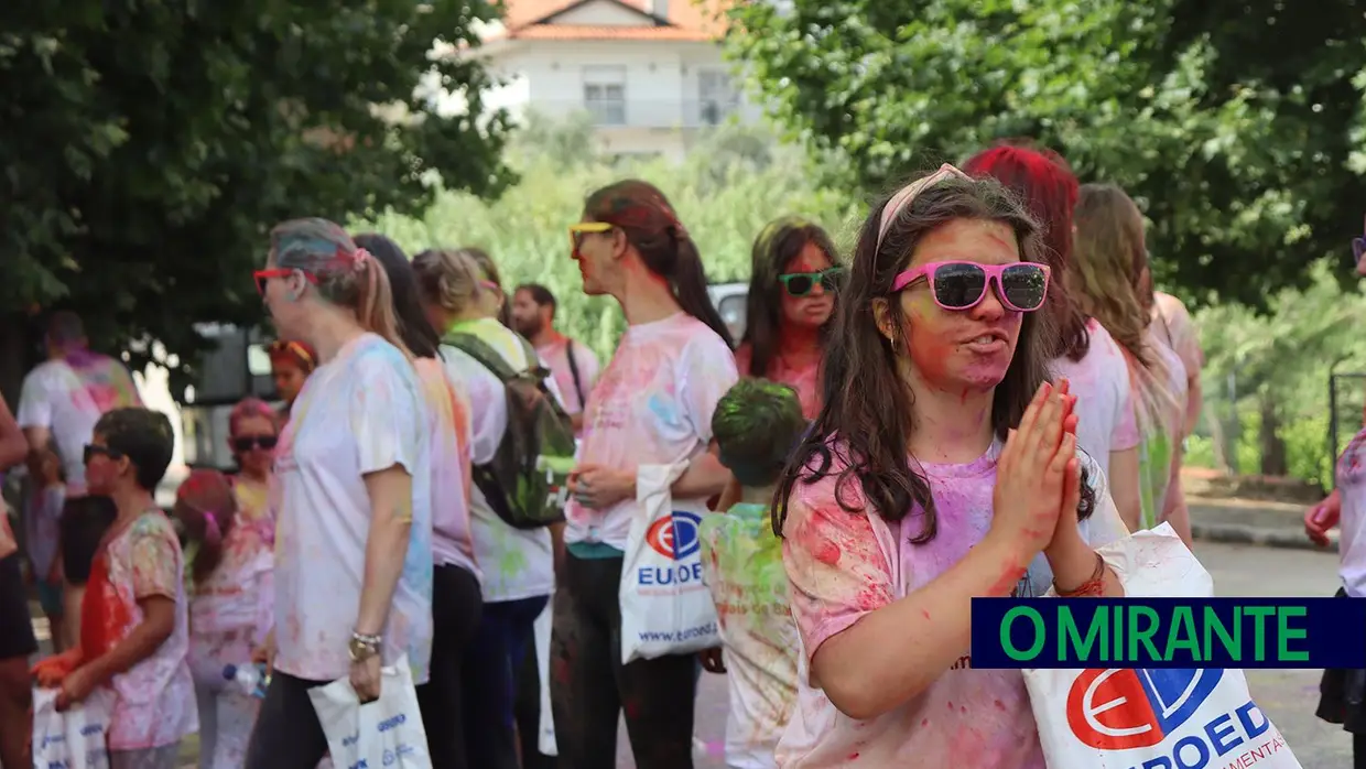 Cor e juventude nos festejos populares em Amiais de Baixo