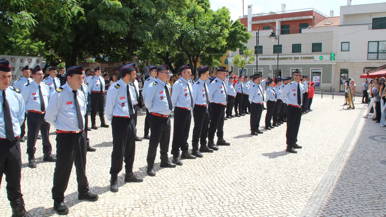 Primeiro carro dos Bombeiros de Almeirim recuperado nos 75 anos da corporação