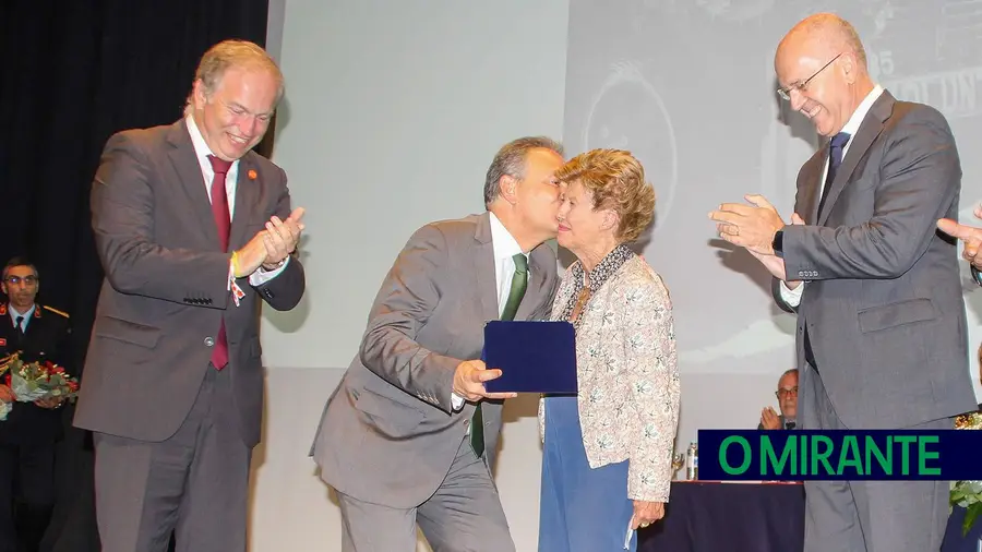Pedro e Paulo os apóstolos de Almeirim que fazem swing político Pedro e Paulo os apóstolos de Almeirim que fazem swing político