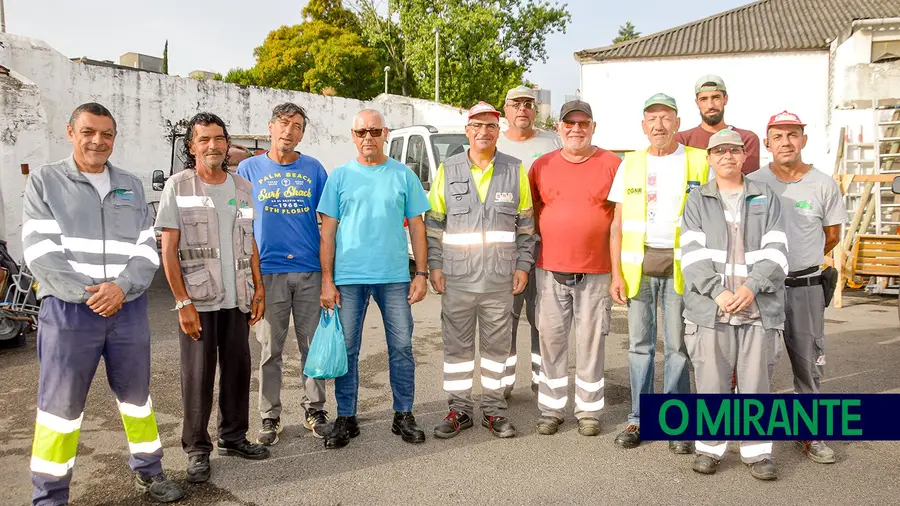 Uma equipa unida que trabalha nos bastidores das festas de Alhandra