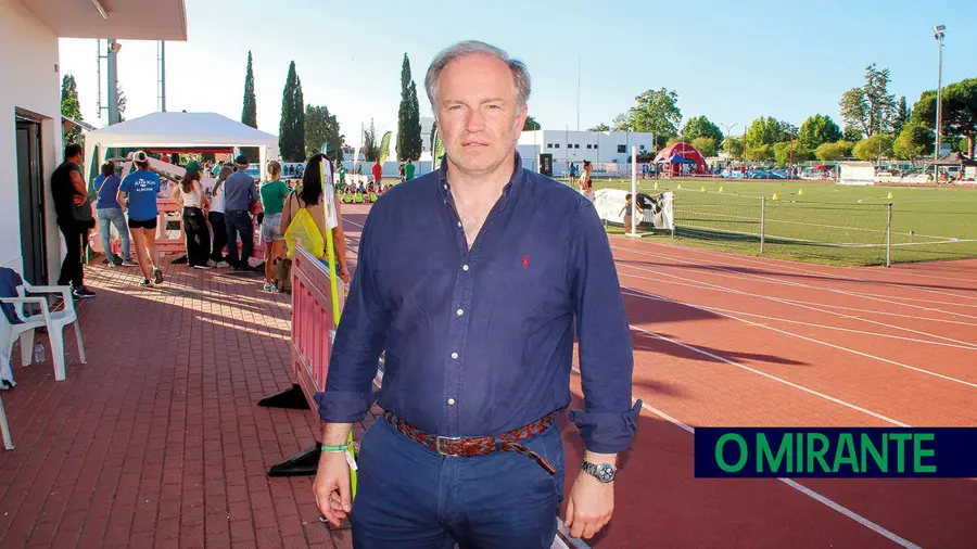 Entrou para a política contra a prevalência de Cavaco Silva e é viciado em trabalho Entrou para a política contra a prevalência de Cavaco Silva e é viciado em trabalho