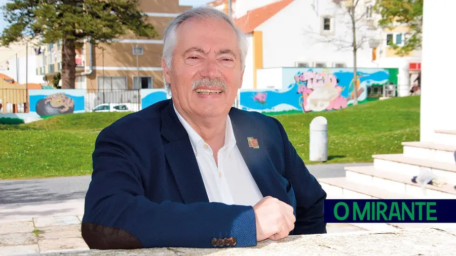 Um caçador e bom garfo que foi preso por impropérios no tempo em que jogava à bola Um caçador e bom garfo que foi preso por impropérios no tempo em que jogava à bola