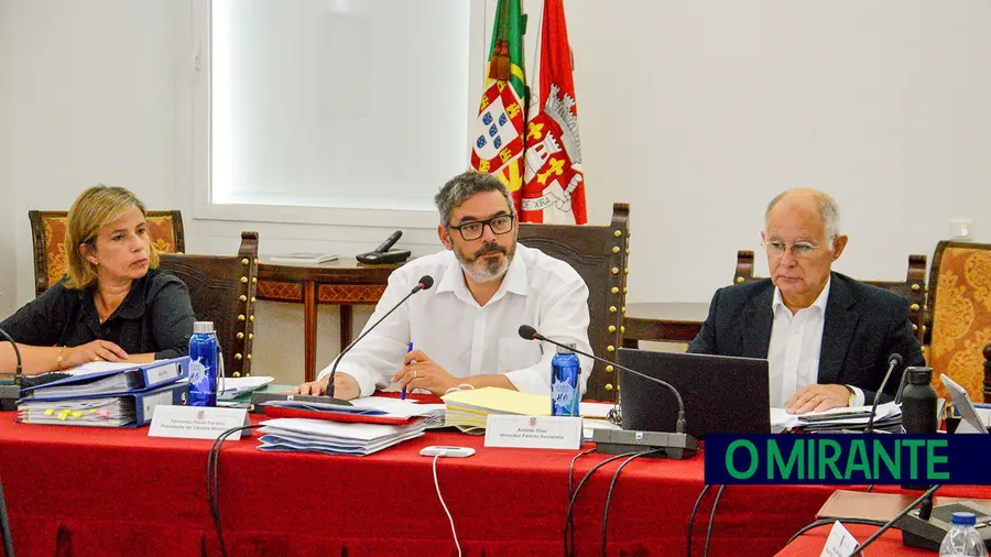 Vila Franca de Xira pede ajuda para resolver problema dos sem-abrigo Vila Franca de Xira pede ajuda para resolver problema dos sem-abrigo