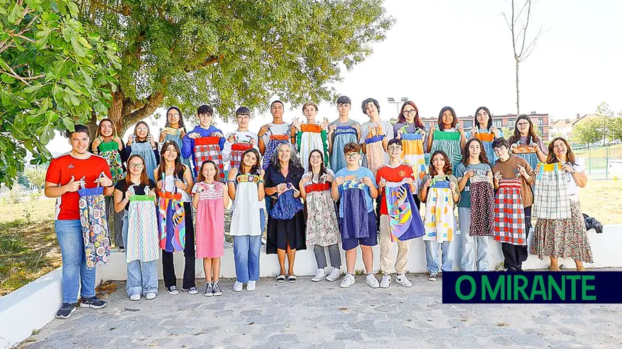 Turma do Cartaxo envia vestidos para a Guiné-Bissau Turma do Cartaxo envia vestidos para a Guiné-Bissau