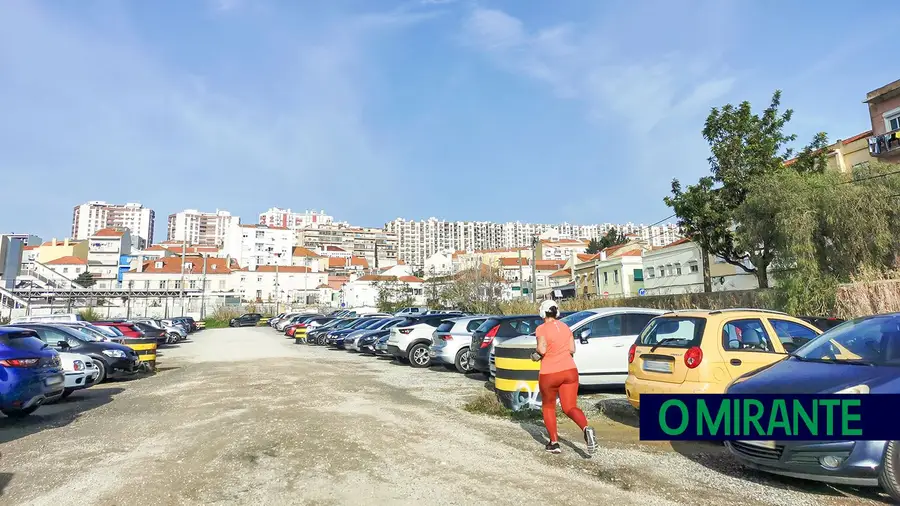 Três milhões para novo estacionamento na Estação da Póvoa de Santa Iria