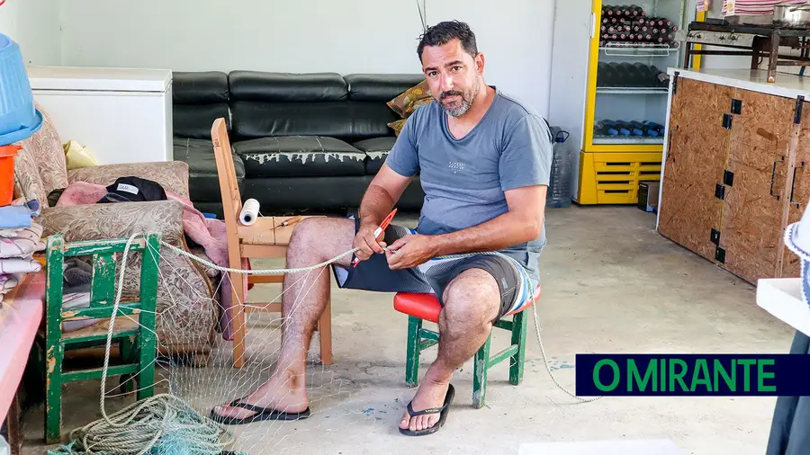 Octávio Moreira mantém a pesca tradicional na aldeia avieira de Palhota Octávio Moreira mantém a pesca tradicional na aldeia avieira de Palhota