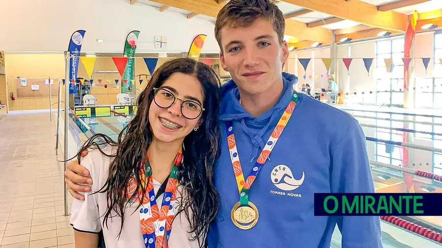 Rafaela Mendes e Afonso Pinho campeões nacionais de desporto escolar em natação