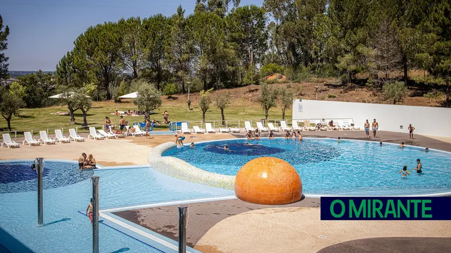 Piscina exterior de Abrantes promete um Verão em cheio Piscina exterior de Abrantes promete um Verão em cheio