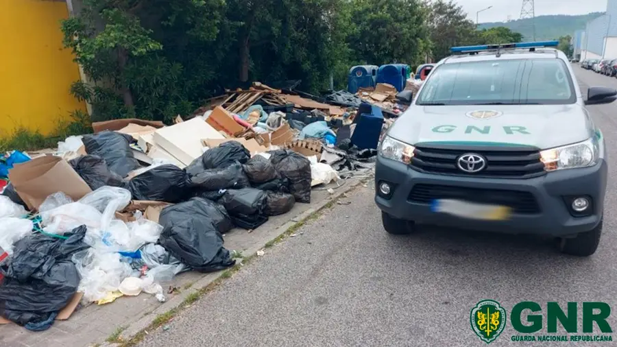 GNR apanha suspeitos de despejos ilegais no Olival das Minas em Vialonga