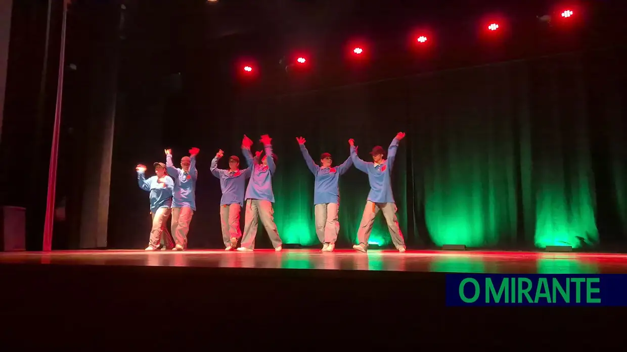 Explosão de ritmo ao som do hip hop na VI Convenção Follow Dance